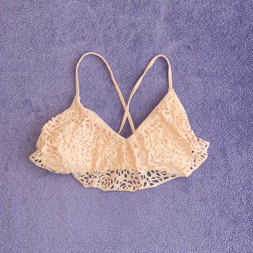 Light pink Binkini Top rose cut out layer size medium